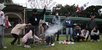 科普區間車站站都停，臺科大吳森統用科普教育拉近學習城鄉距離